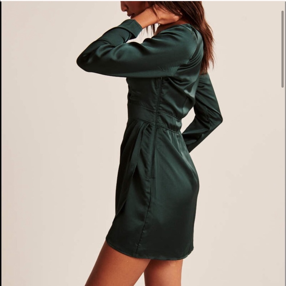 Abercrombie & Fitch Emerald Green Satin Mini Wrap Dress - Picture 4 of 6
